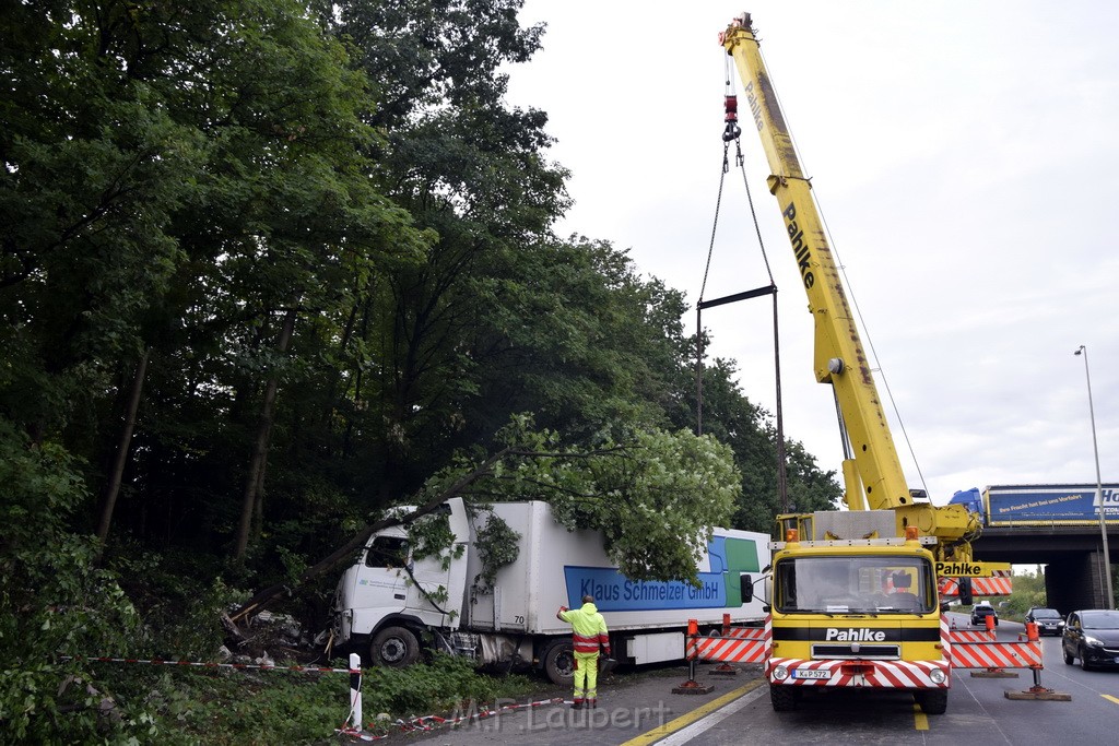 Schwerer VU A 3 Rich Oberhausen Hoehe AK Leverkusen P344.JPG - Miklos Laubert